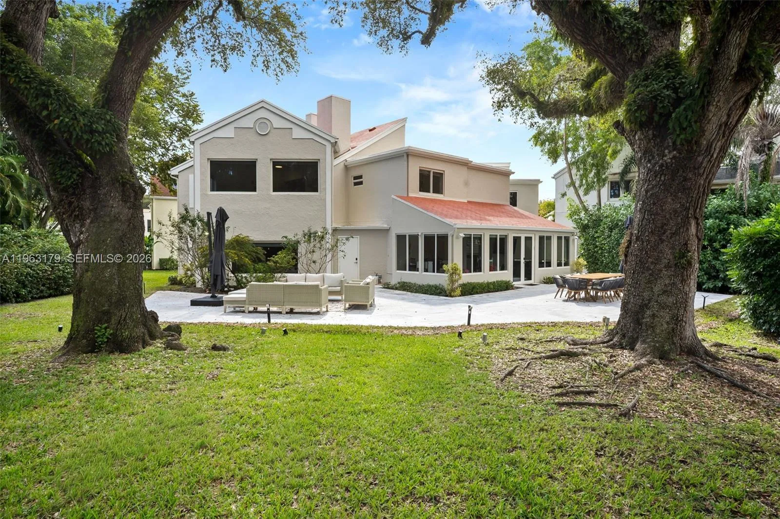 1961 S Oak Haven Cir, Miami, Florida 33179, Miami, Florida 33179, 5 Bedrooms Bedrooms, ,4 BathroomsBathrooms,Residential,For Sale,1961 S Oak Haven Cir, Miami, Florida 33179,A11963179
