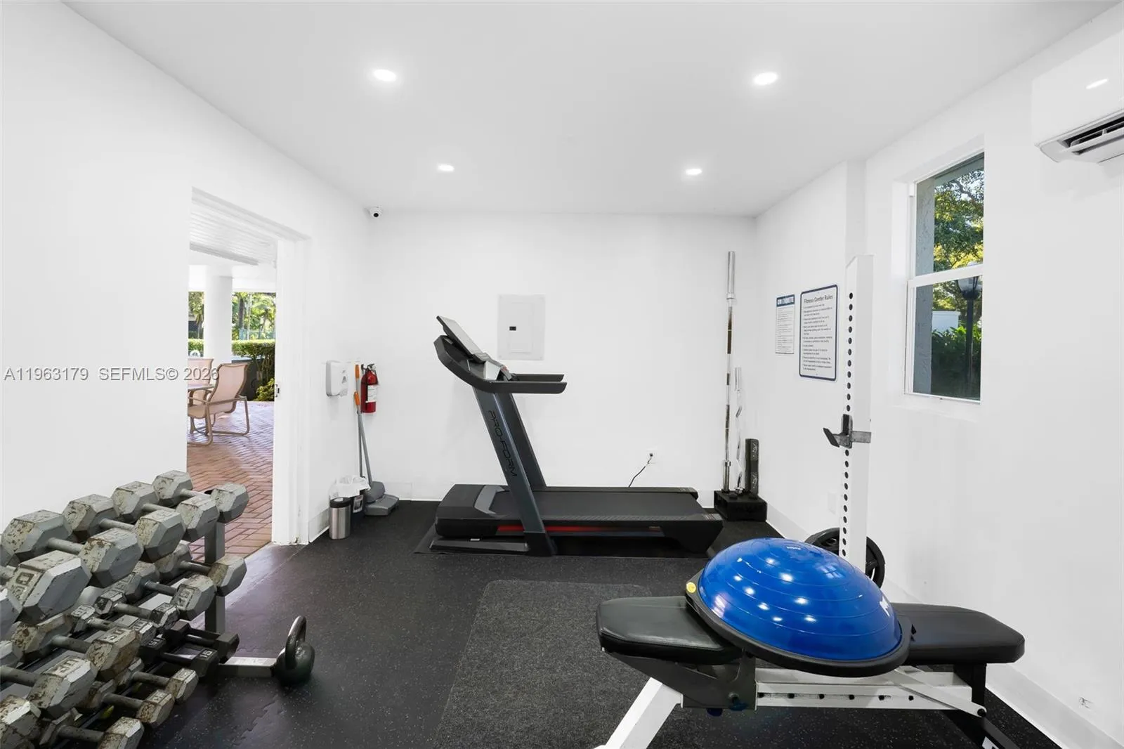 1961 S Oak Haven Cir, Miami, Florida 33179, Miami, Florida 33179, 5 Bedrooms Bedrooms, ,4 BathroomsBathrooms,Residential,For Sale,1961 S Oak Haven Cir, Miami, Florida 33179,A11963179