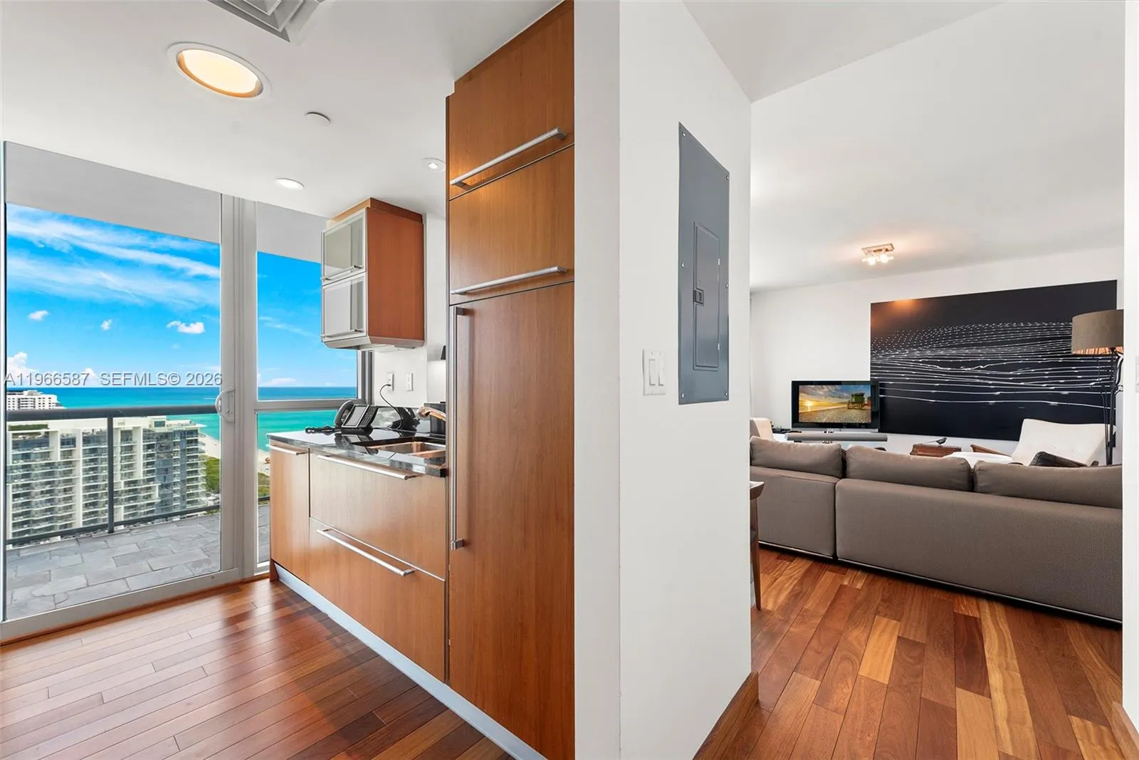 101 20th St 3105, Miami Beach, Florida 33139, Miami Beach, Florida 33139, 1 Bedroom Bedrooms, ,1 BathroomBathrooms,Residential,For Sale,101 20th St 3105, Miami Beach, Florida 33139,A11966587