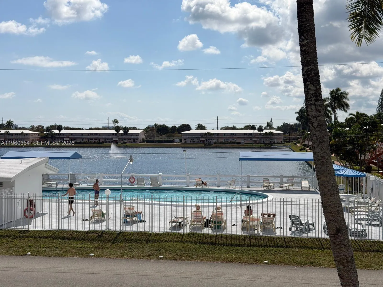 725 Sw 11th Ave 17f, Hallandale Beach, Florida 330, Hallandale Beach, Florida 33009, 1 Bedroom Bedrooms, ,1 BathroomBathrooms,Residential,For Sale,725 Sw 11th Ave 17f, Hallandale Beach, Florida 330,A11960654