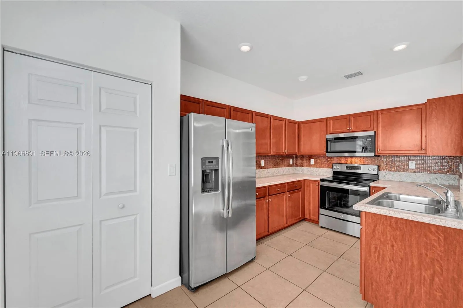 9334 W 33 Way 9334, Hialeah, Florida 33018, Hialeah, Florida 33018, 4 Bedrooms Bedrooms, ,2 BathroomsBathrooms,Residential Lease,For Rent,9334 W 33 Way 9334, Hialeah, Florida 33018,A11966891