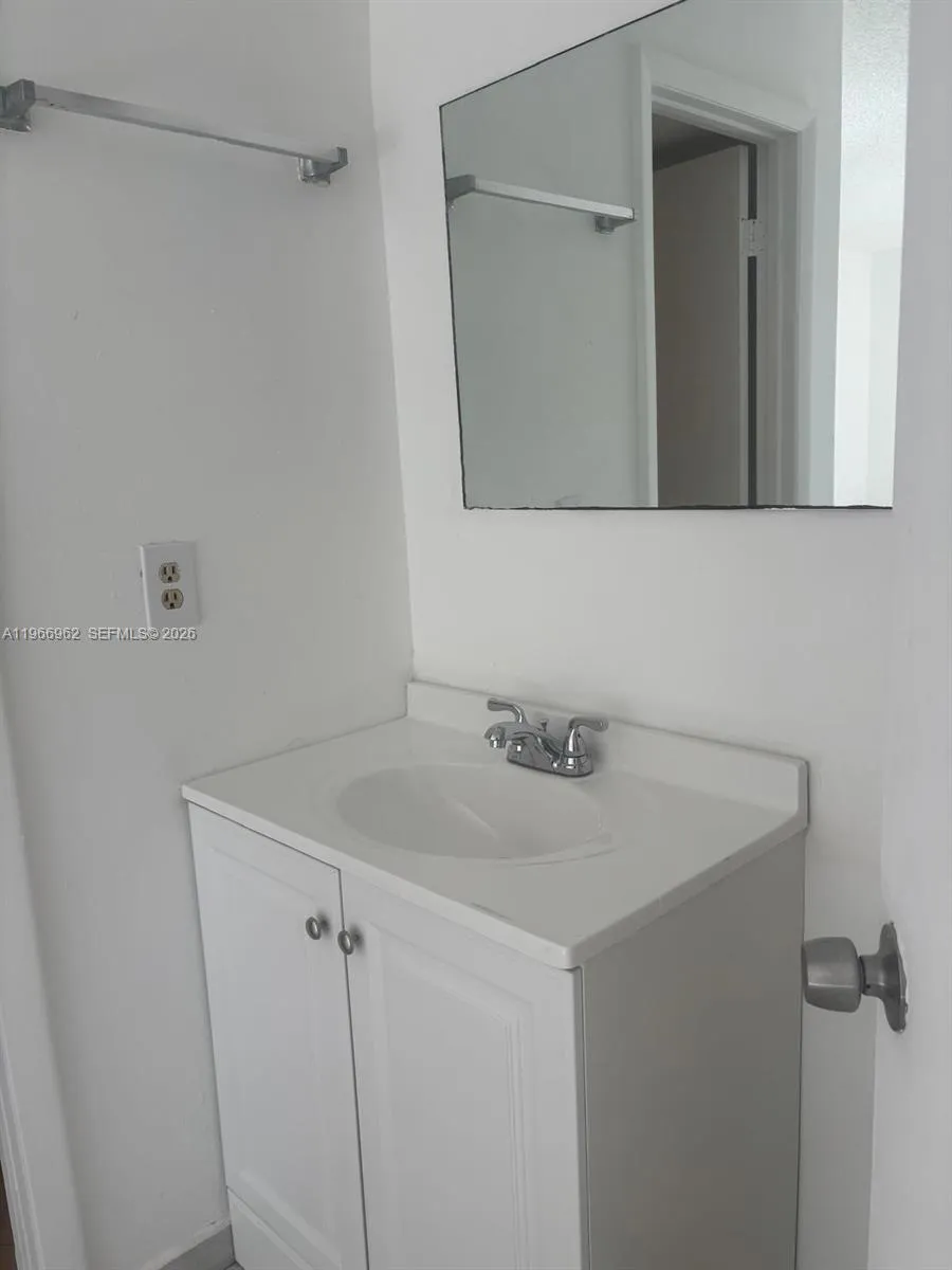 19715 Sw 114th Ave 352, Miami, Florida 33157, Miami, Florida 33157, 2 Bedrooms Bedrooms, ,2 BathroomsBathrooms,Residential Lease,For Rent,19715 Sw 114th Ave 352, Miami, Florida 33157,A11966962
