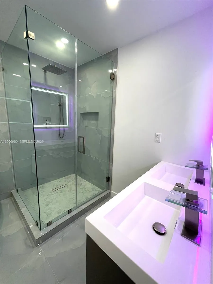 860 Se 9th Ct, Hialeah, Florida 33010, Hialeah, Florida 33010, ,Residential Income,For Sale,860 Se 9th Ct, Hialeah, Florida 33010,A11966969