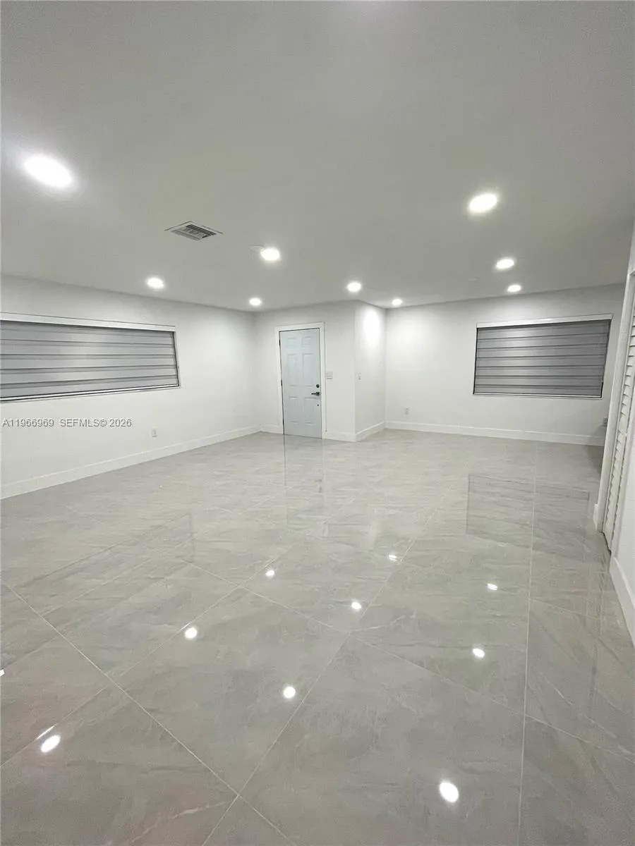 860 Se 9th Ct, Hialeah, Florida 33010, Hialeah, Florida 33010, ,Residential Income,For Sale,860 Se 9th Ct, Hialeah, Florida 33010,A11966969