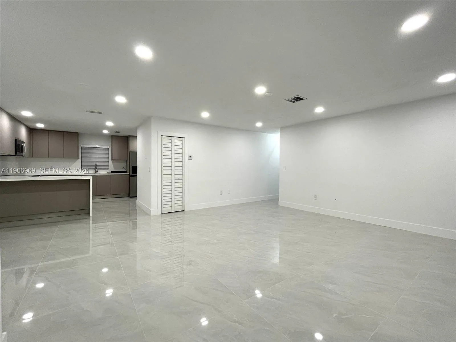 860 Se 9th Ct, Hialeah, Florida 33010, Hialeah, Florida 33010, ,Residential Income,For Sale,860 Se 9th Ct, Hialeah, Florida 33010,A11966969
