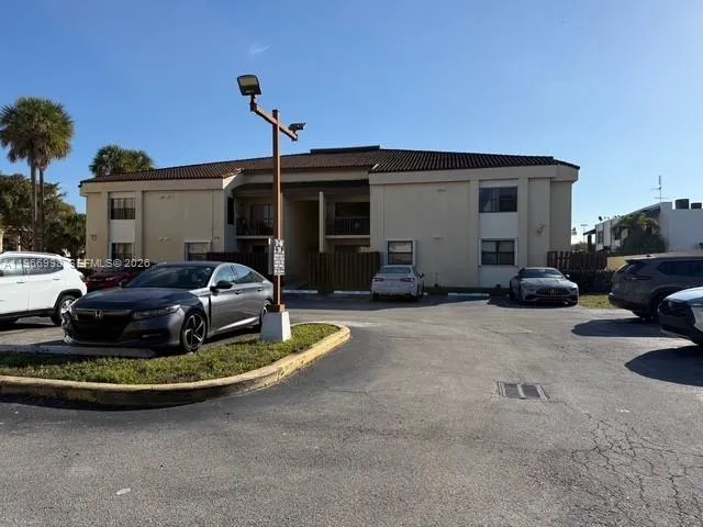 660 W Park Dr 1-201, Miami, Florida 33172, Miami, Florida 33172, 2 Bedrooms Bedrooms, ,2 BathroomsBathrooms,Residential Lease,For Rent,660 W Park Dr 1-201, Miami, Florida 33172,A11966998