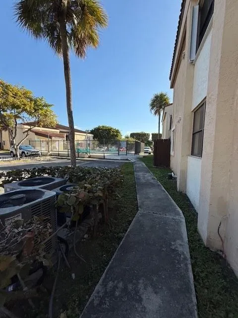 660 W Park Dr 1-201, Miami, Florida 33172, Miami, Florida 33172, 2 Bedrooms Bedrooms, ,2 BathroomsBathrooms,Residential Lease,For Rent,660 W Park Dr 1-201, Miami, Florida 33172,A11966998