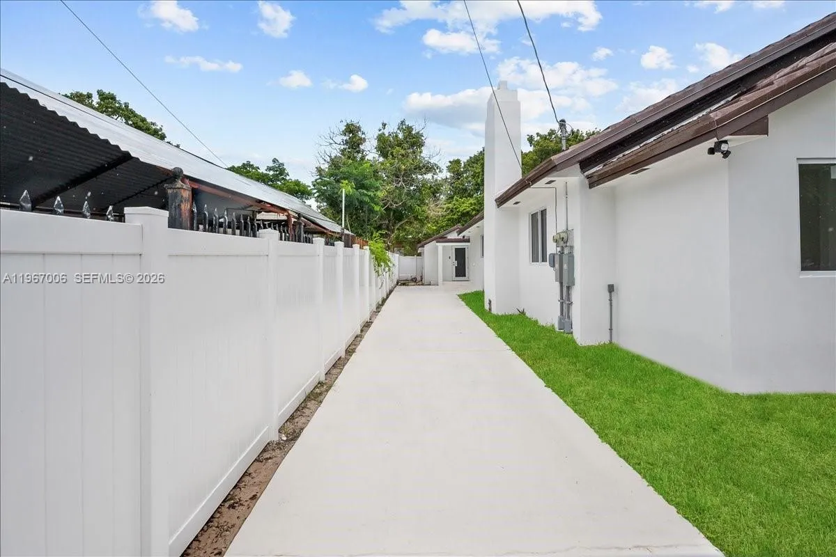 3389 Nw 14th Ave, Miami, Florida 33142, Miami, Florida 33142, ,Residential Income,For Sale,3389 Nw 14th Ave, Miami, Florida 33142,A11967006