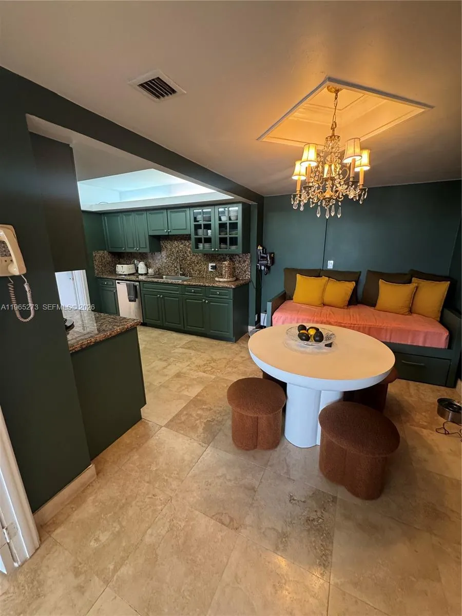 Miami, Florida 33181, 2 Bedrooms Bedrooms, ,3 BathroomsBathrooms,Residential,For Sale,A11965273