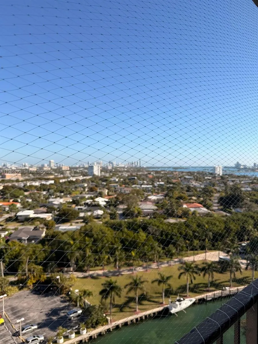 Miami, Florida 33181, 2 Bedrooms Bedrooms, ,3 BathroomsBathrooms,Residential,For Sale,A11965273