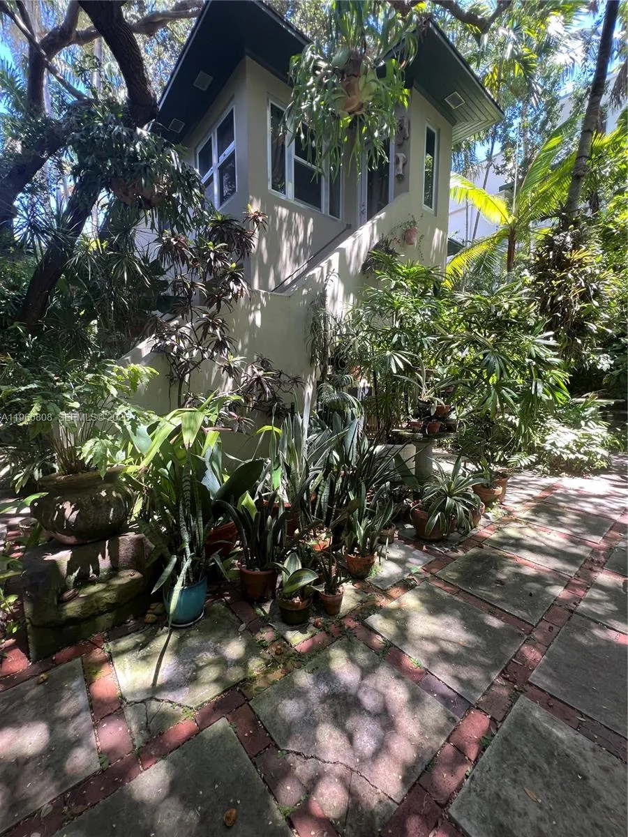 814 Michigan Ave 814, Miami Beach, Florida 33139, Miami Beach, Florida 33139, 2 Bedrooms Bedrooms, ,1 BathroomBathrooms,Residential Lease,For Rent,814 Michigan Ave 814, Miami Beach, Florida 33139,A11966808