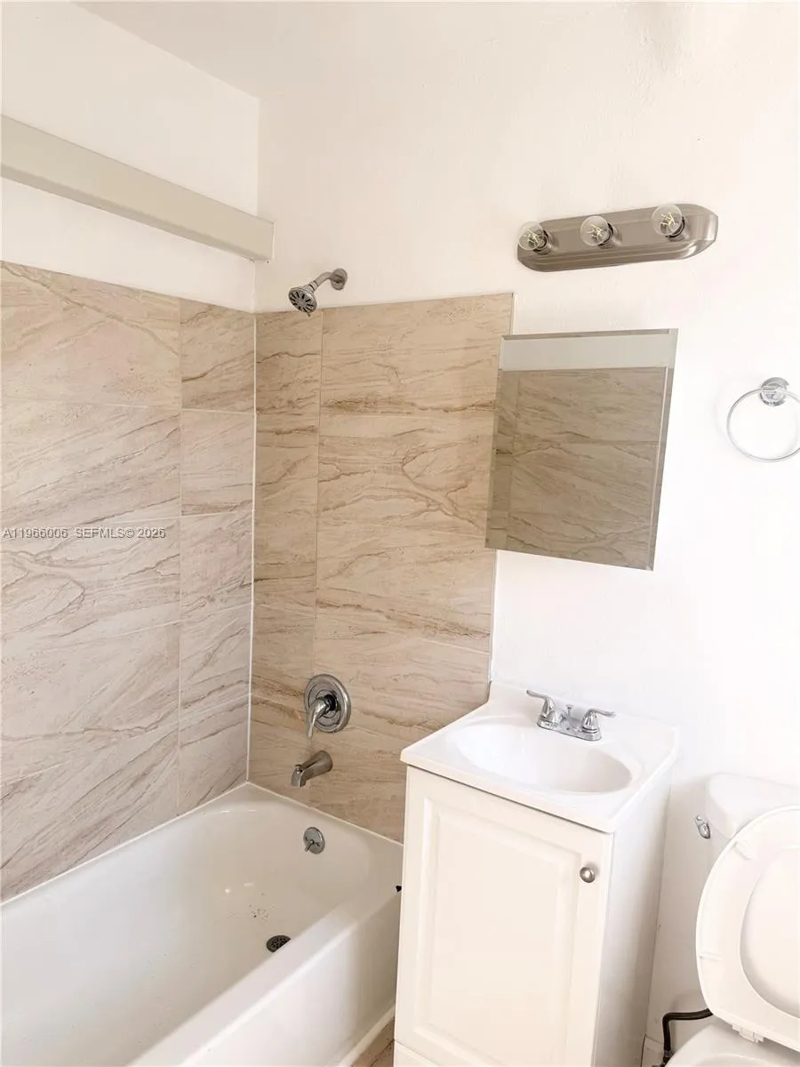 129 Sw 5th Ct 1-3, Dania Beach, Florida 33004, Dania Beach, Florida 33004, 1 Bedroom Bedrooms, ,1 BathroomBathrooms,Residential Lease,For Rent,129 Sw 5th Ct 1-3, Dania Beach, Florida 33004,A11966006