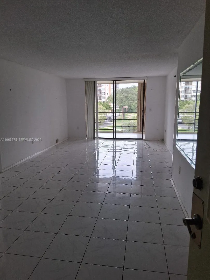 1300 St Charles Pl 302, Pembroke Pines, Florida 33, Pembroke Pines, Florida 33026, 2 Bedrooms Bedrooms, ,2 BathroomsBathrooms,Residential,For Sale,1300 St Charles Pl 302, Pembroke Pines, Florida 33,A11966575