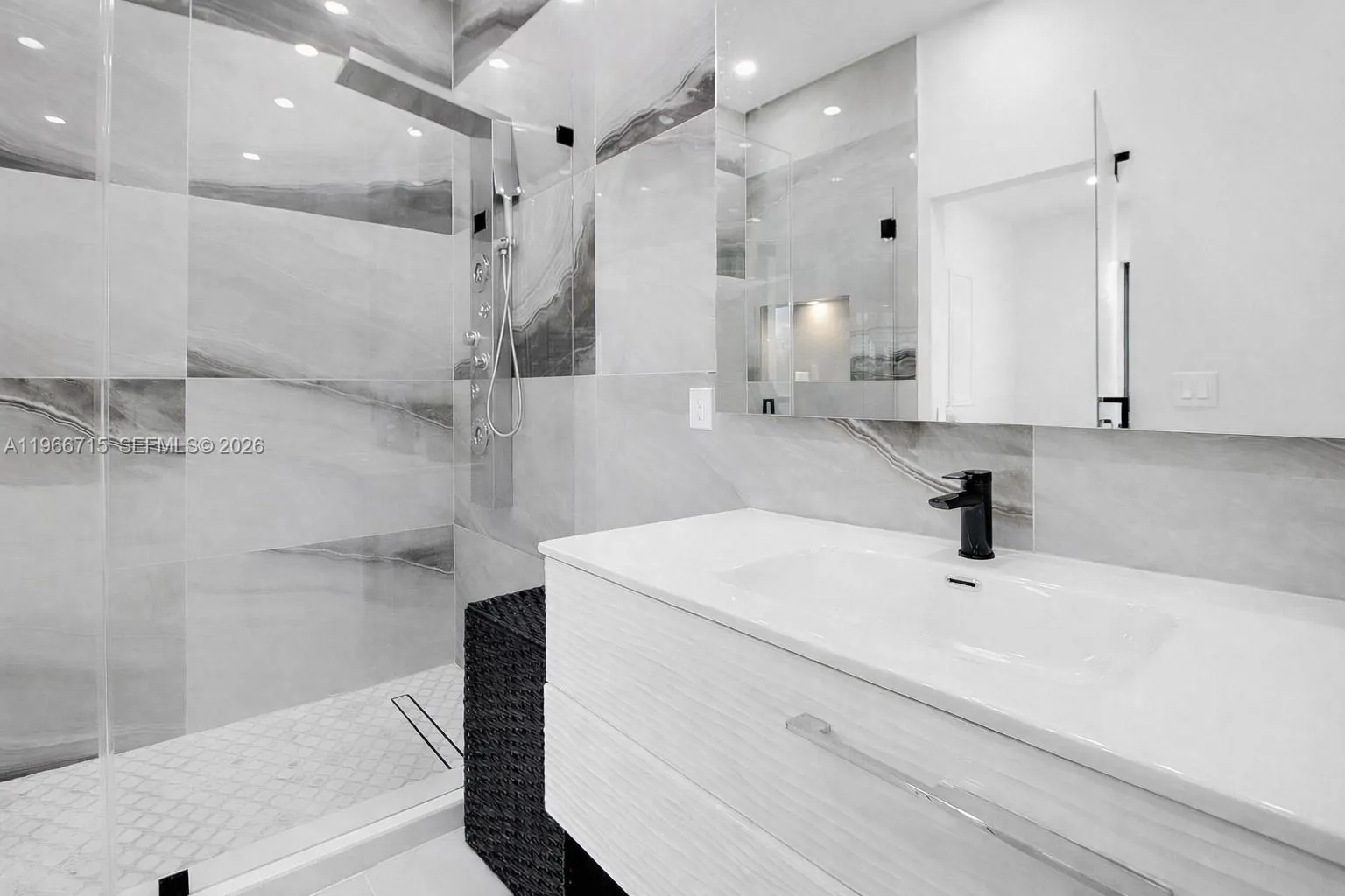 Miami, Florida 33175, Miami, Florida 33175, 5 Bedrooms Bedrooms, ,5 BathroomsBathrooms,Residential,For Sale, Miami, Florida 33175,A11966715