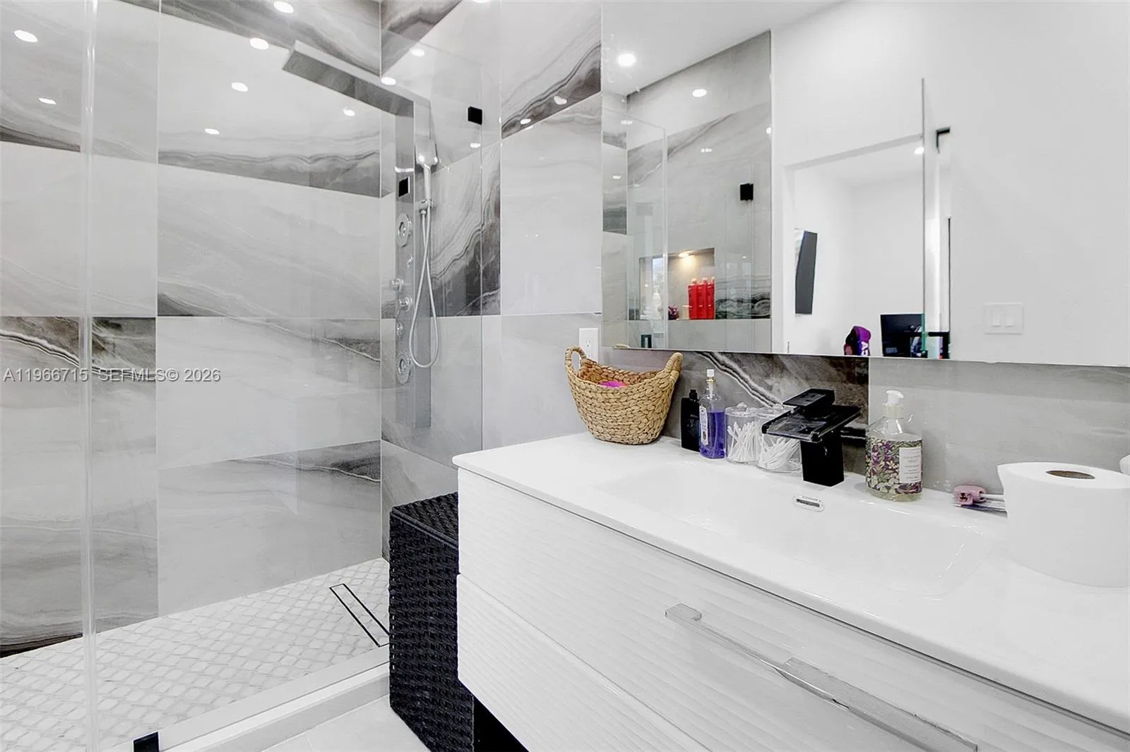 Miami, Florida 33175, Miami, Florida 33175, 5 Bedrooms Bedrooms, ,5 BathroomsBathrooms,Residential,For Sale, Miami, Florida 33175,A11966715
