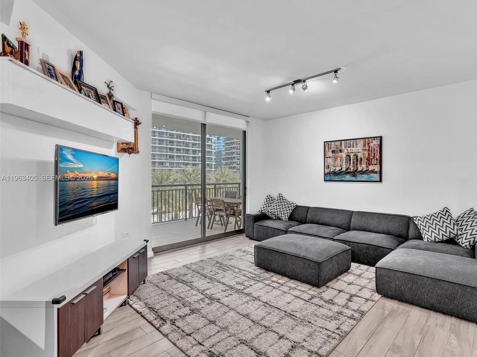 999 Sw 1st Ave 1201, Miami, Florida 33130, Miami, Florida 33130, 1 Bedroom Bedrooms, ,1 BathroomBathrooms,Residential,For Sale,999 Sw 1st Ave 1201, Miami, Florida 33130,A11963405