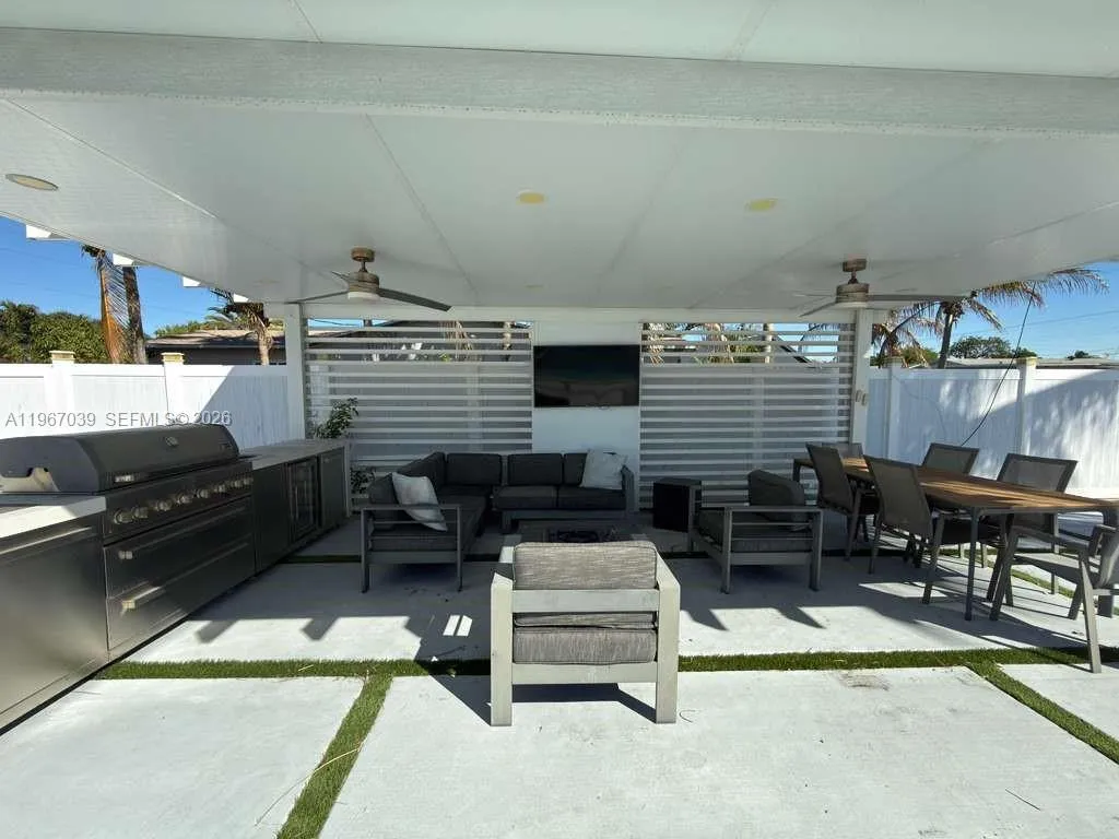 4801 W Park Rd, Hollywood, Florida 33021, Hollywood, Florida 33021, 3 Bedrooms Bedrooms, ,2 BathroomsBathrooms,Residential Lease,For Rent,4801 W Park Rd, Hollywood, Florida 33021,A11967039