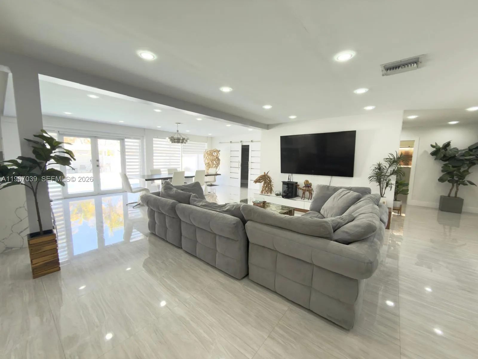 4801 W Park Rd, Hollywood, Florida 33021, Hollywood, Florida 33021, 3 Bedrooms Bedrooms, ,2 BathroomsBathrooms,Residential Lease,For Rent,4801 W Park Rd, Hollywood, Florida 33021,A11967039