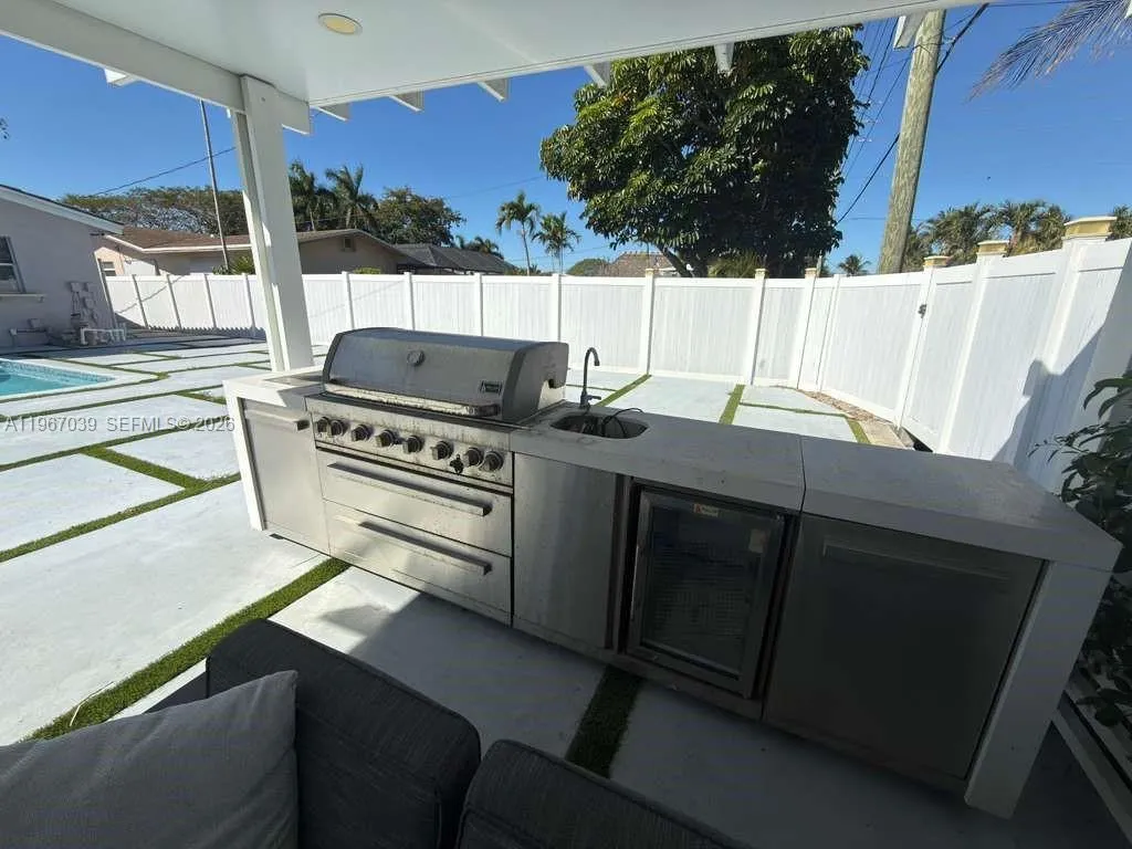 4801 W Park Rd, Hollywood, Florida 33021, Hollywood, Florida 33021, 3 Bedrooms Bedrooms, ,2 BathroomsBathrooms,Residential Lease,For Rent,4801 W Park Rd, Hollywood, Florida 33021,A11967039