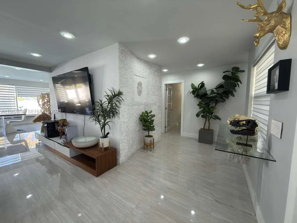 4801 W Park Rd, Hollywood, Florida 33021, Hollywood, Florida 33021, 3 Bedrooms Bedrooms, ,2 BathroomsBathrooms,Residential Lease,For Rent,4801 W Park Rd, Hollywood, Florida 33021,A11967039