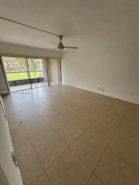 230 Lakeview Dr 107, Weston, Florida 33326, Weston, Florida 33326, 2 Bedrooms Bedrooms, ,2 BathroomsBathrooms,Residential Lease,For Rent,230 Lakeview Dr 107, Weston, Florida 33326,A11967169