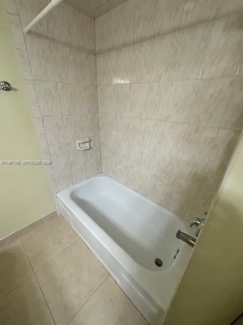 230 Lakeview Dr 107, Weston, Florida 33326, Weston, Florida 33326, 2 Bedrooms Bedrooms, ,2 BathroomsBathrooms,Residential Lease,For Rent,230 Lakeview Dr 107, Weston, Florida 33326,A11967169