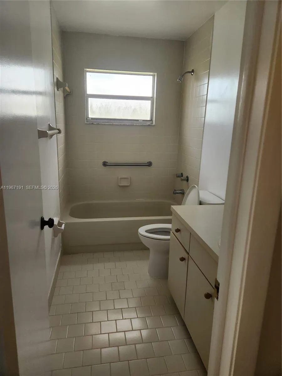 Miami, Florida 33172, 2 Bedrooms Bedrooms, ,2 BathroomsBathrooms,Residential Lease,For Rent,A11967191