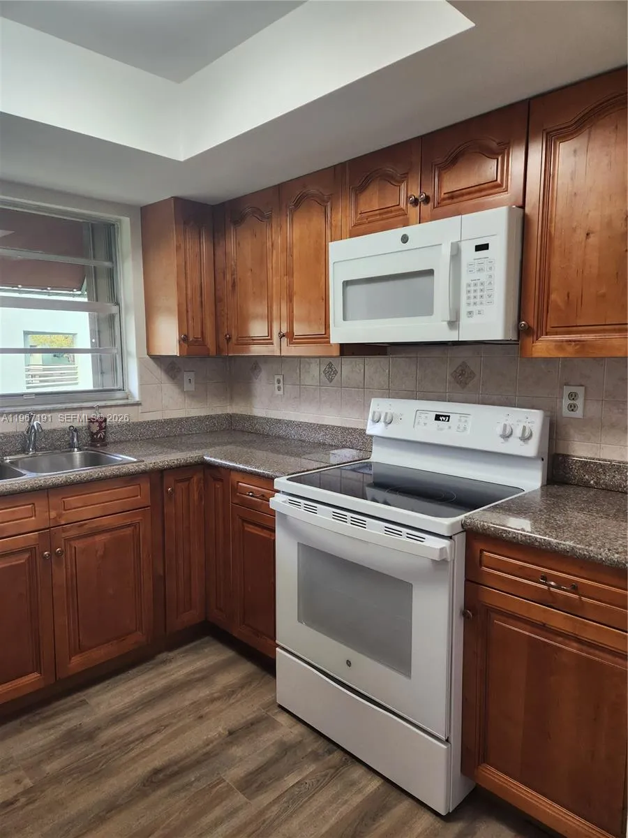 Miami, Florida 33172, 2 Bedrooms Bedrooms, ,2 BathroomsBathrooms,Residential Lease,For Rent,A11967191