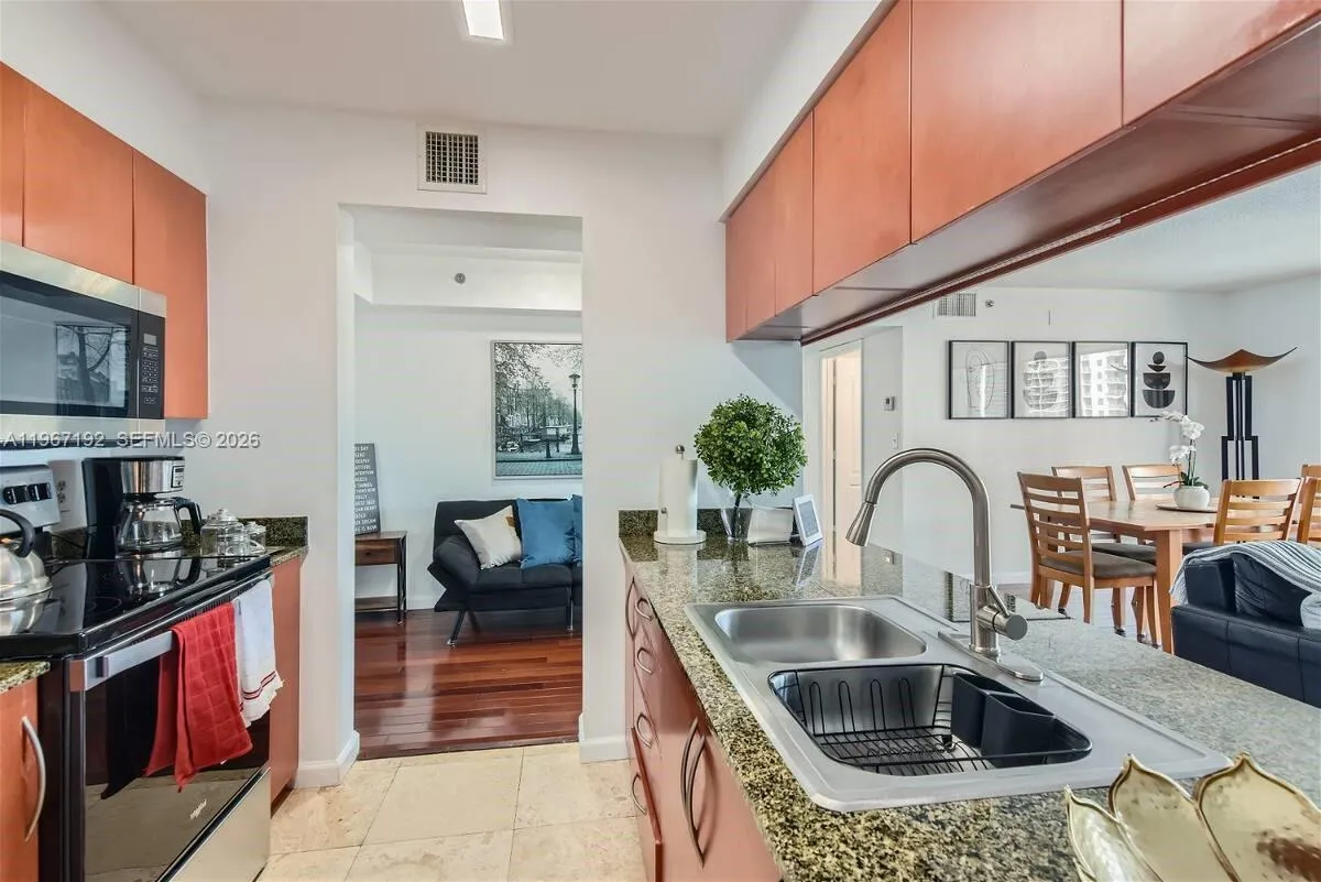 1200 Brickell Bay Dr 3923, Miami, Florida 33131, Miami, Florida 33131, 2 Bedrooms Bedrooms, ,2 BathroomsBathrooms,Residential,For Sale,1200 Brickell Bay Dr 3923, Miami, Florida 33131,A11967192