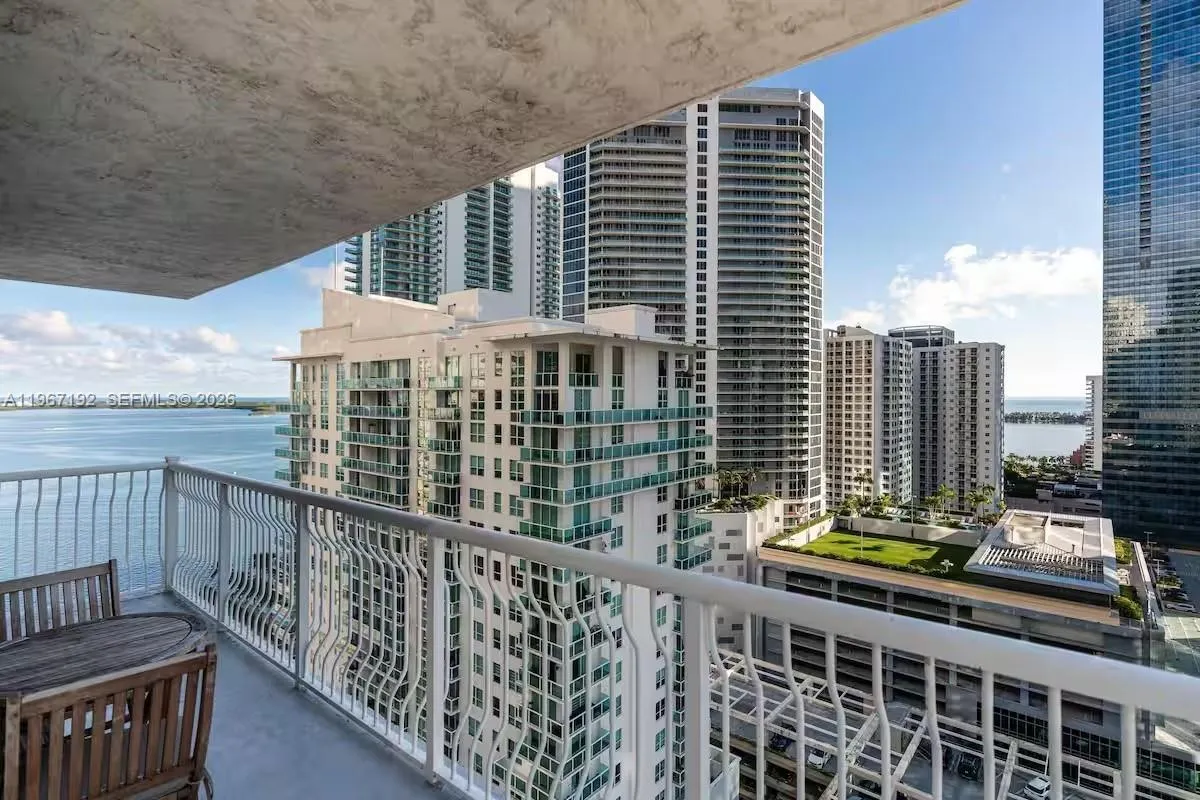 1200 Brickell Bay Dr 3923, Miami, Florida 33131, Miami, Florida 33131, 2 Bedrooms Bedrooms, ,2 BathroomsBathrooms,Residential,For Sale,1200 Brickell Bay Dr 3923, Miami, Florida 33131,A11967192