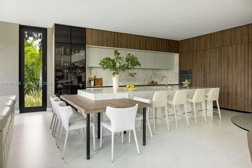 1102 Washington St, Hallandale Beach, Florida 3301, Hallandale Beach, Florida 33019, 6 Bedrooms Bedrooms, ,5 BathroomsBathrooms,Residential Lease,For Rent,1102 Washington St, Hallandale Beach, Florida 3301,A11967128