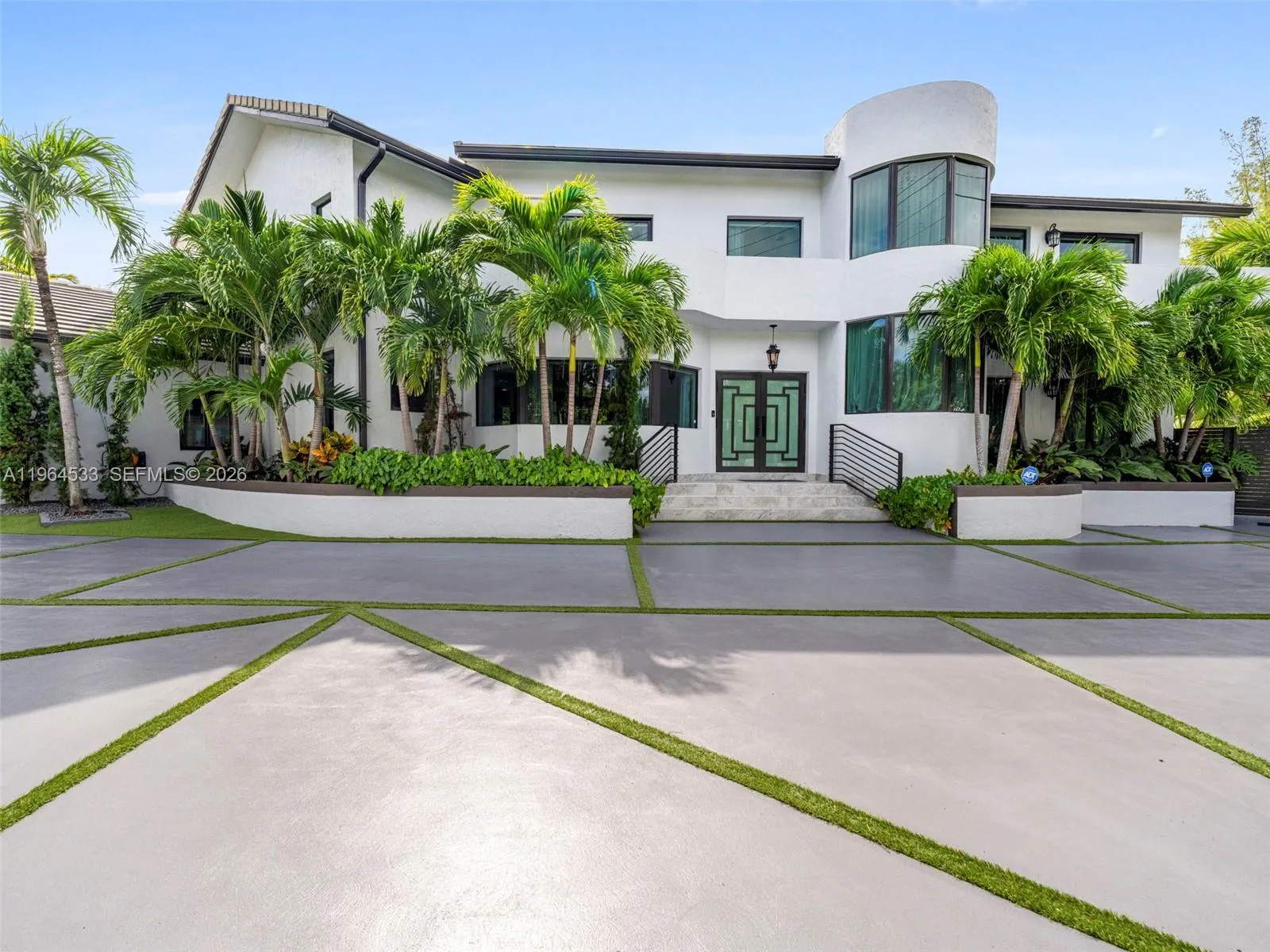 6180 Pine Tree Dr, Miami Beach, Florida 33140, Miami Beach, Florida 33140, 4 Bedrooms Bedrooms, ,3 BathroomsBathrooms,Residential,For Sale,6180 Pine Tree Dr, Miami Beach, Florida 33140,A11964533