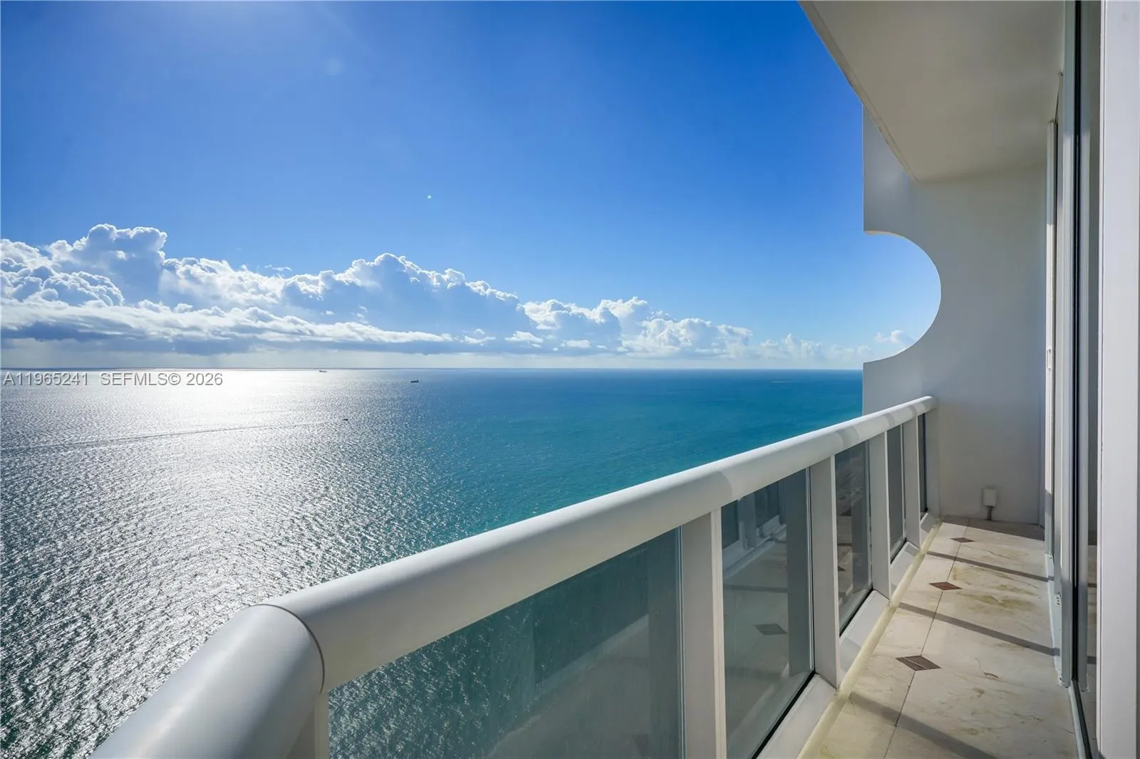 4775 Collins Ave 2805, Miami Beach, Florida 33140, Miami Beach, Florida 33140, 2 Bedrooms Bedrooms, ,2 BathroomsBathrooms,Residential Lease,For Rent,4775 Collins Ave 2805, Miami Beach, Florida 33140,A11965241