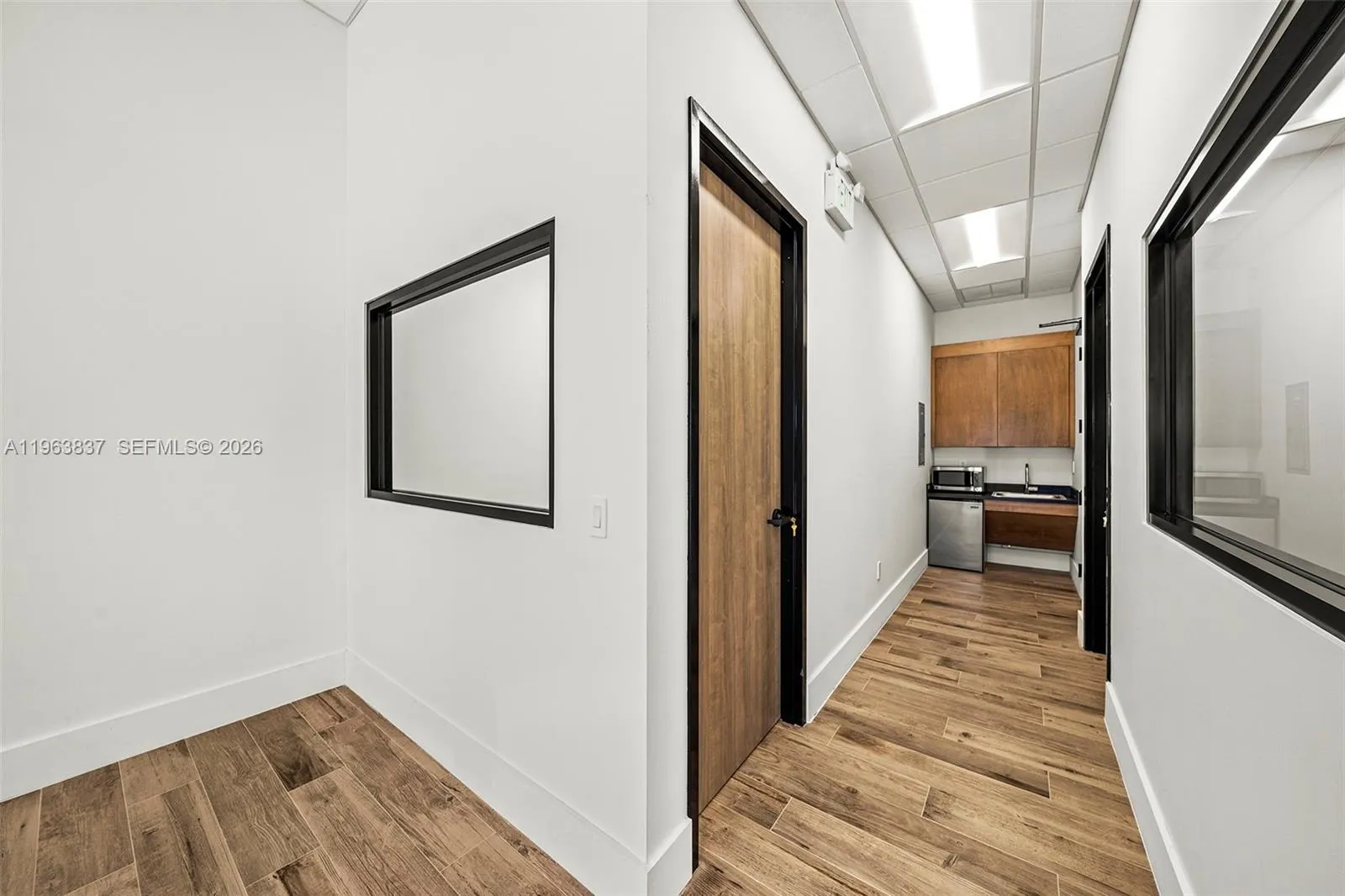 1930 N 30th Road Suite 10, Hollywood, Florida 3302, Hollywood, Florida 33021, ,Commercial Lease,For Rent,1930 N 30th Road Suite 10, Hollywood, Florida 3302,A11963837