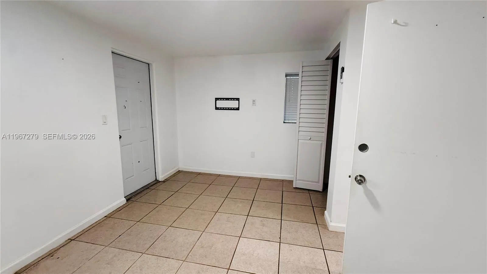 2318 Washington St, Hollywood, Florida 33020, Hollywood, Florida 33020, 4 Bedrooms Bedrooms, ,2 BathroomsBathrooms,Residential Lease,For Rent,2318 Washington St, Hollywood, Florida 33020,A11967279