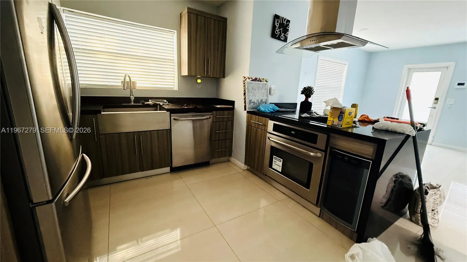 2318 Washington St, Hollywood, Florida 33020, Hollywood, Florida 33020, 4 Bedrooms Bedrooms, ,2 BathroomsBathrooms,Residential Lease,For Rent,2318 Washington St, Hollywood, Florida 33020,A11967279