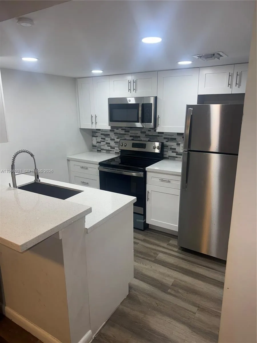 3183 Coral Lake Dr 3183, Coral Springs, Florida 33, Coral Springs, Florida 33065, 2 Bedrooms Bedrooms, ,2 BathroomsBathrooms,Residential Lease,For Rent,3183 Coral Lake Dr 3183, Coral Springs, Florida 33,A11966931