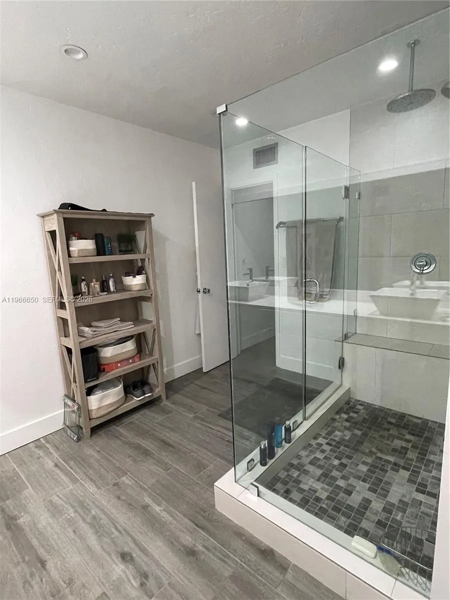 16503 Bridge End Rd 16503, Miami Lakes, Florida 33, Miami Lakes, Florida 33014, 2 Bedrooms Bedrooms, ,2 BathroomsBathrooms,Residential Lease,For Rent,16503 Bridge End Rd 16503, Miami Lakes, Florida 33,A11966650