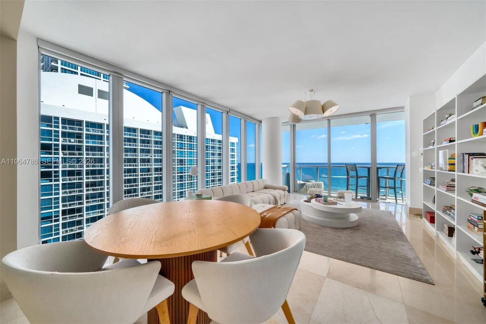 6799 Collins Ave 1102, Miami Beach, Florida 33141, Miami Beach, Florida 33141, 2 Bedrooms Bedrooms, ,2 BathroomsBathrooms,Residential Lease,For Rent,6799 Collins Ave 1102, Miami Beach, Florida 33141,A11964786