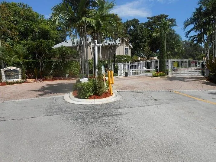 128 Laurel Rd, Hollywood, Florida 33021, Hollywood, Florida 33021, 3 Bedrooms Bedrooms, ,2 BathroomsBathrooms,Residential,For Sale,128 Laurel Rd, Hollywood, Florida 33021,A11966415