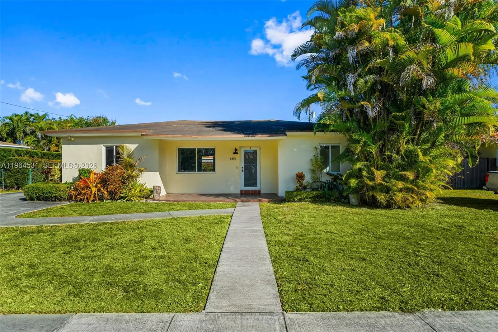 6851 Sw 48th Ter, Miami, Florida 33155, Miami, Florida 33155, 3 Bedrooms Bedrooms, ,2 BathroomsBathrooms,Residential Lease,For Rent,6851 Sw 48th Ter, Miami, Florida 33155,A11964531