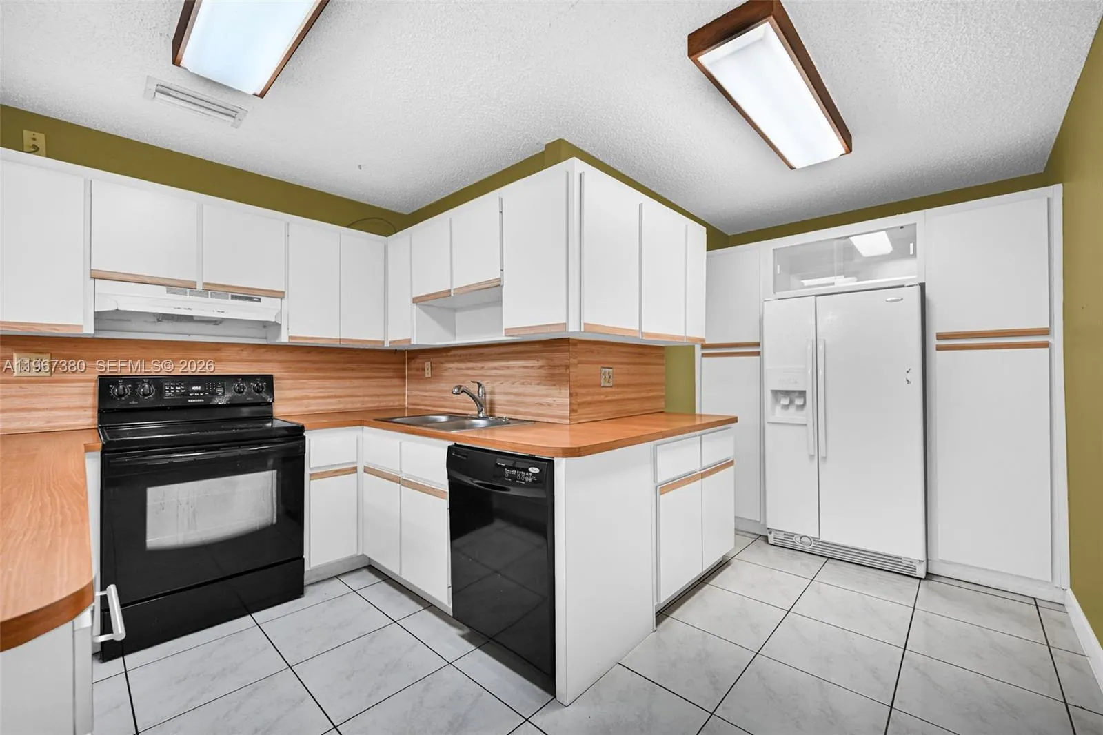 6140 Sw 109th Ave, Miami, Florida 33173, Miami, Florida 33173, 4 Bedrooms Bedrooms, ,2 BathroomsBathrooms,Residential,For Sale,6140 Sw 109th Ave, Miami, Florida 33173,A11967380