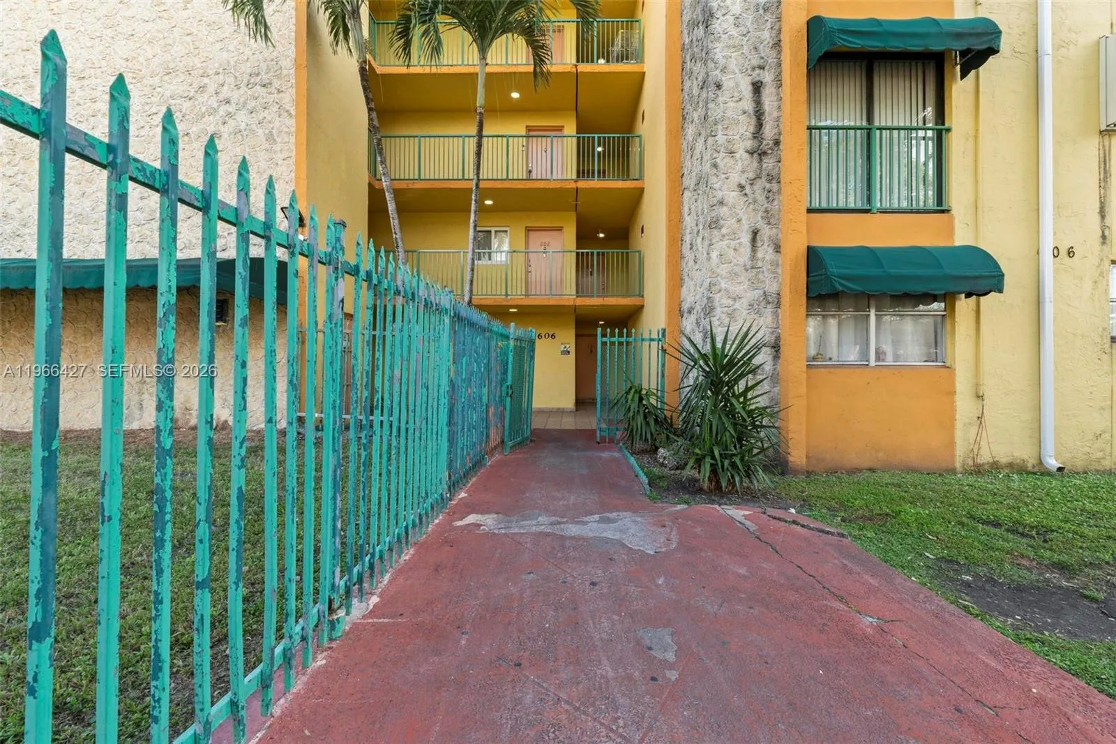 606 W 81st St 302, Hialeah, Florida 33014, Hialeah, Florida 33014, 2 Bedrooms Bedrooms, ,1 BathroomBathrooms,Residential,For Sale,606 W 81st St 302, Hialeah, Florida 33014,A11966427