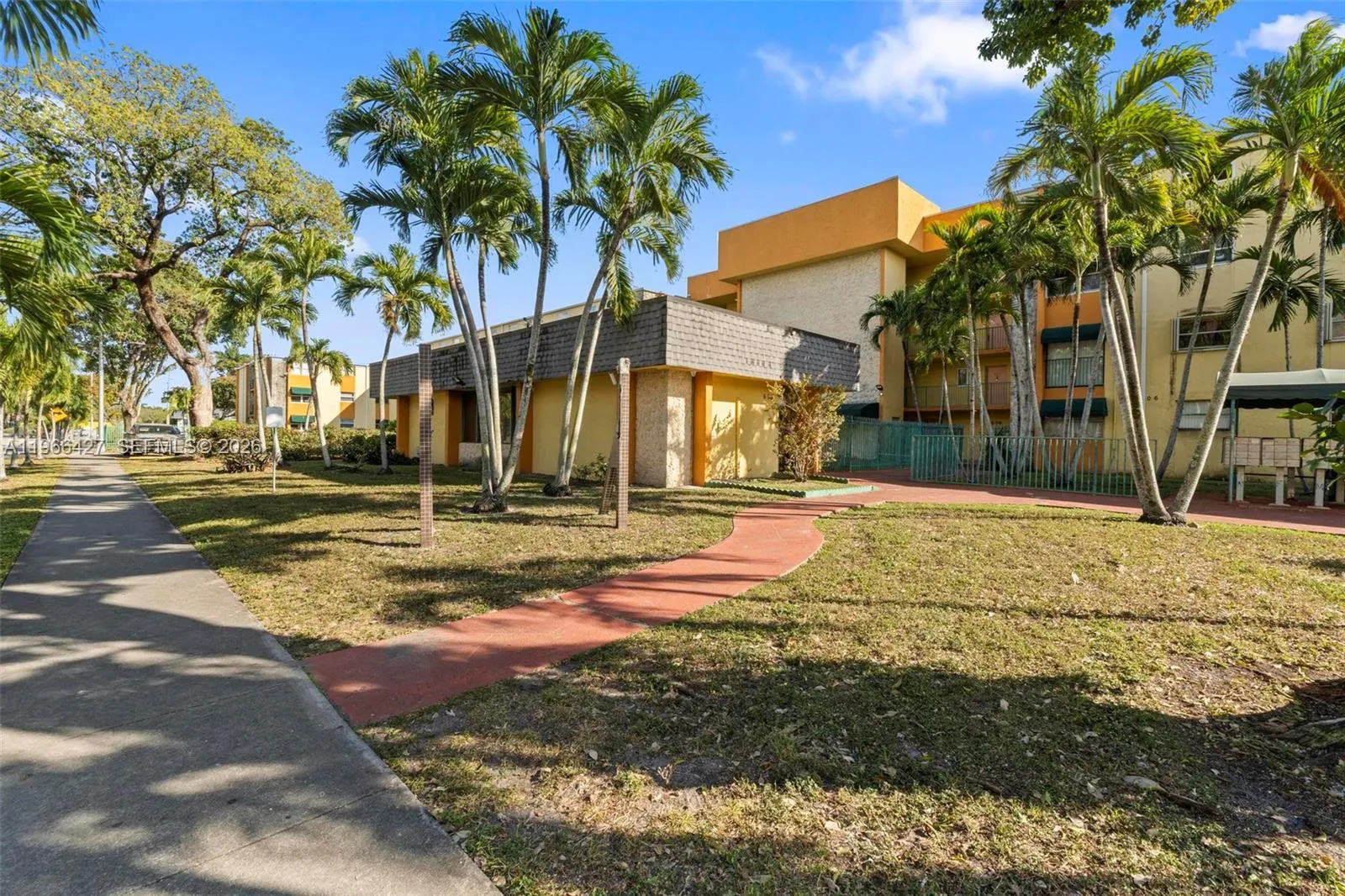606 W 81st St 302, Hialeah, Florida 33014, Hialeah, Florida 33014, 2 Bedrooms Bedrooms, ,1 BathroomBathrooms,Residential,For Sale,606 W 81st St 302, Hialeah, Florida 33014,A11966427