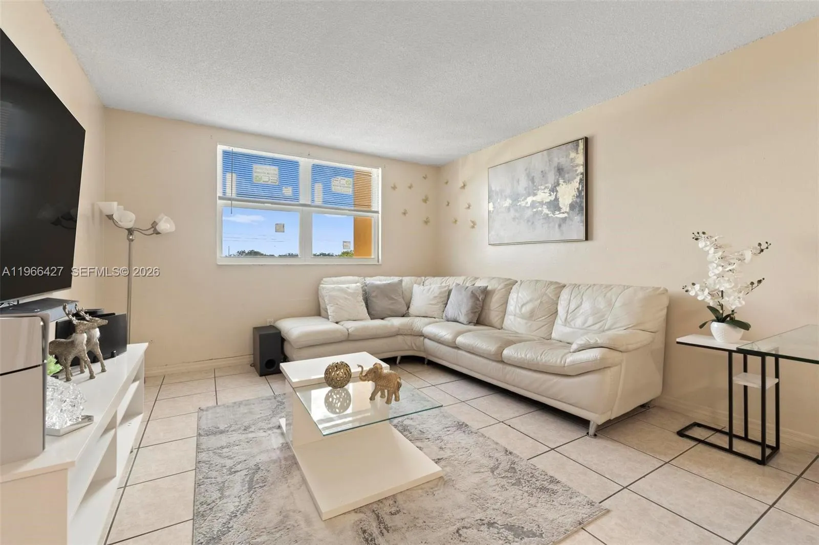 606 W 81st St 302, Hialeah, Florida 33014, Hialeah, Florida 33014, 2 Bedrooms Bedrooms, ,1 BathroomBathrooms,Residential,For Sale,606 W 81st St 302, Hialeah, Florida 33014,A11966427