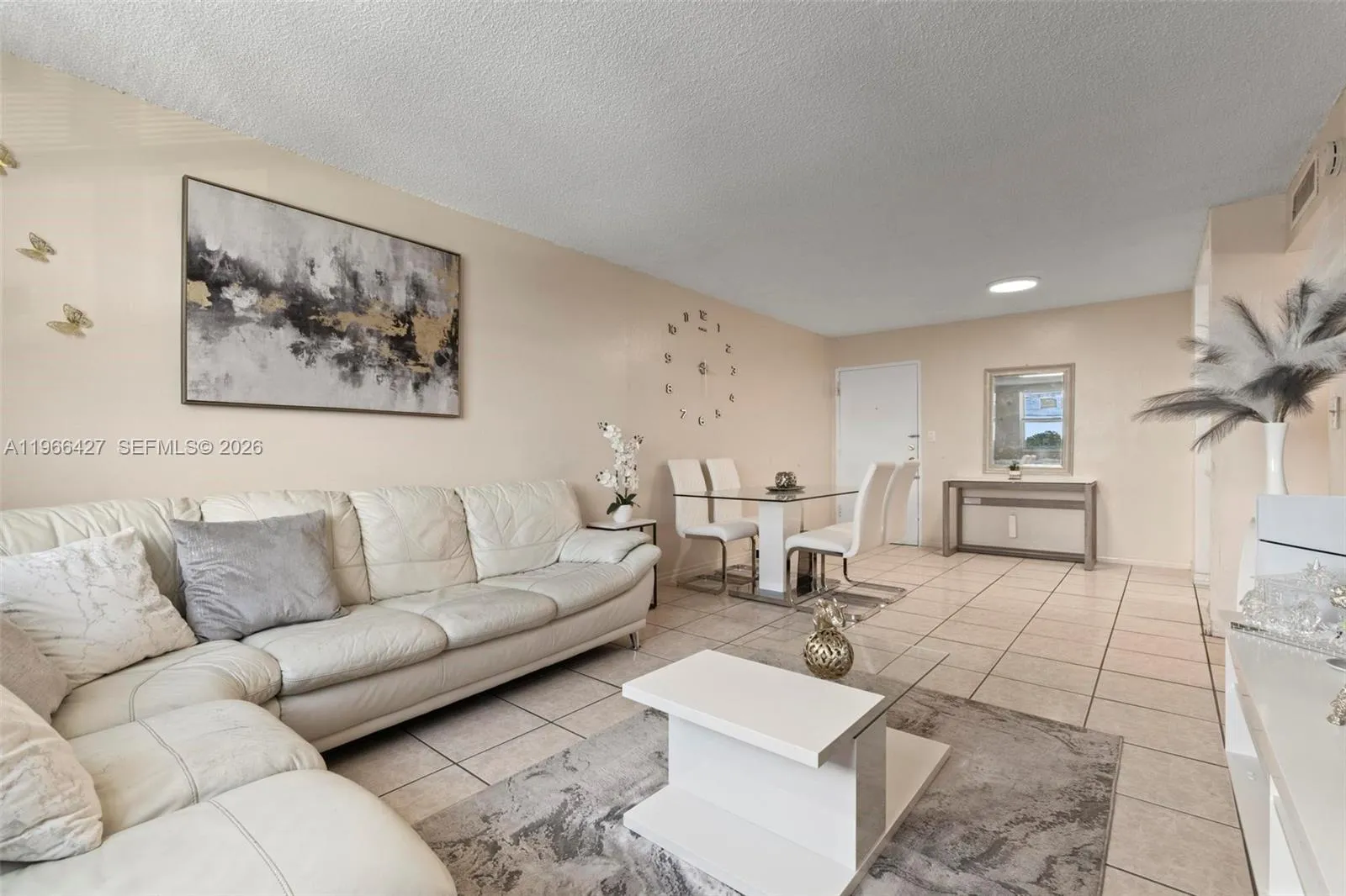 606 W 81st St 302, Hialeah, Florida 33014, Hialeah, Florida 33014, 2 Bedrooms Bedrooms, ,1 BathroomBathrooms,Residential,For Sale,606 W 81st St 302, Hialeah, Florida 33014,A11966427