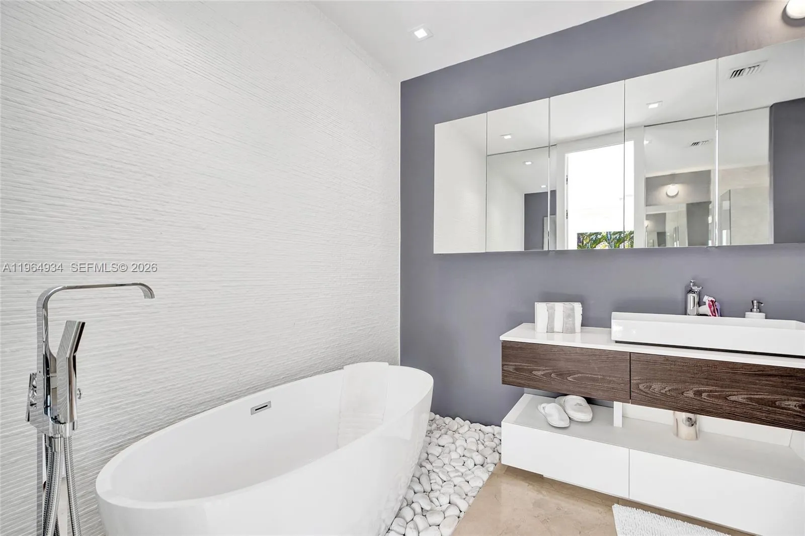 1662 Ne 196th St, Miami, Florida 33179, Miami, Florida 33179, 4 Bedrooms Bedrooms, ,4 BathroomsBathrooms,Residential,For Sale,1662 Ne 196th St, Miami, Florida 33179,A11964934