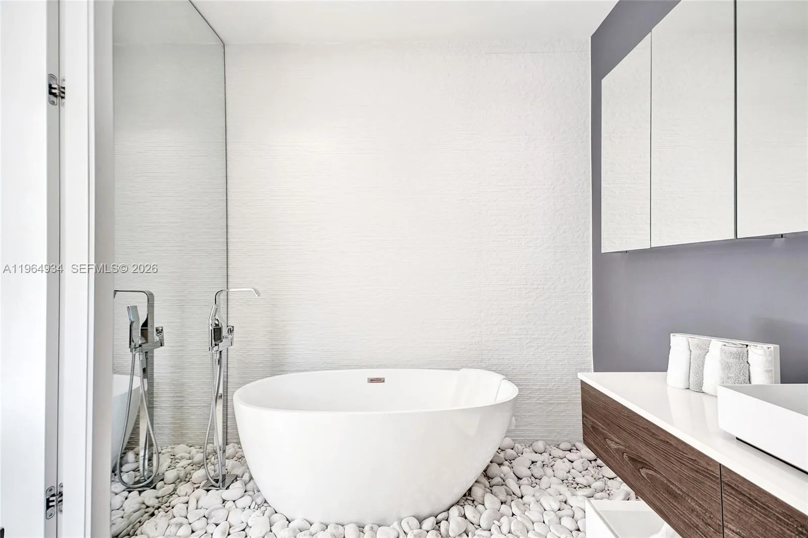 1662 Ne 196th St, Miami, Florida 33179, Miami, Florida 33179, 4 Bedrooms Bedrooms, ,4 BathroomsBathrooms,Residential,For Sale,1662 Ne 196th St, Miami, Florida 33179,A11964934