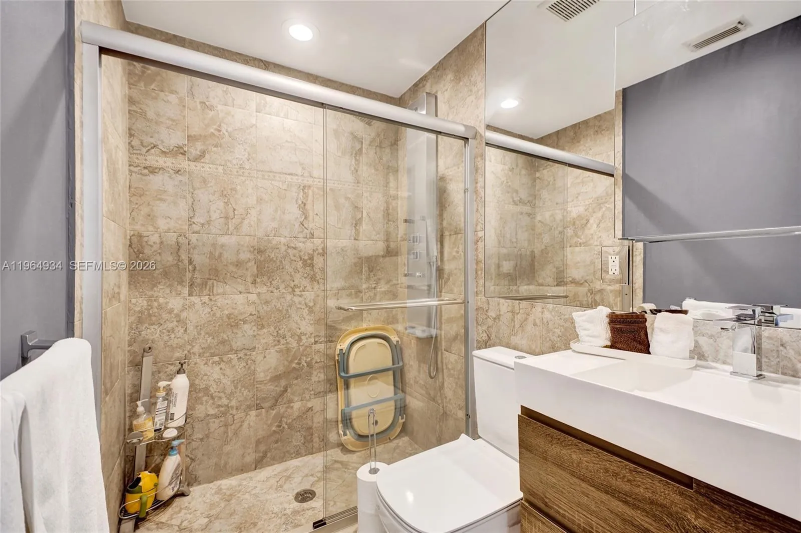 1662 Ne 196th St, Miami, Florida 33179, Miami, Florida 33179, 4 Bedrooms Bedrooms, ,4 BathroomsBathrooms,Residential,For Sale,1662 Ne 196th St, Miami, Florida 33179,A11964934