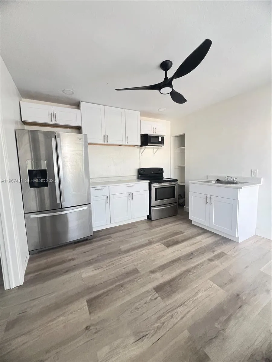1711 Thomas St 1-3, Hollywood, Florida 33020, Hollywood, Florida 33020, 1 Bedroom Bedrooms, ,1 BathroomBathrooms,Residential Lease,For Rent,1711 Thomas St 1-3, Hollywood, Florida 33020,A11967481